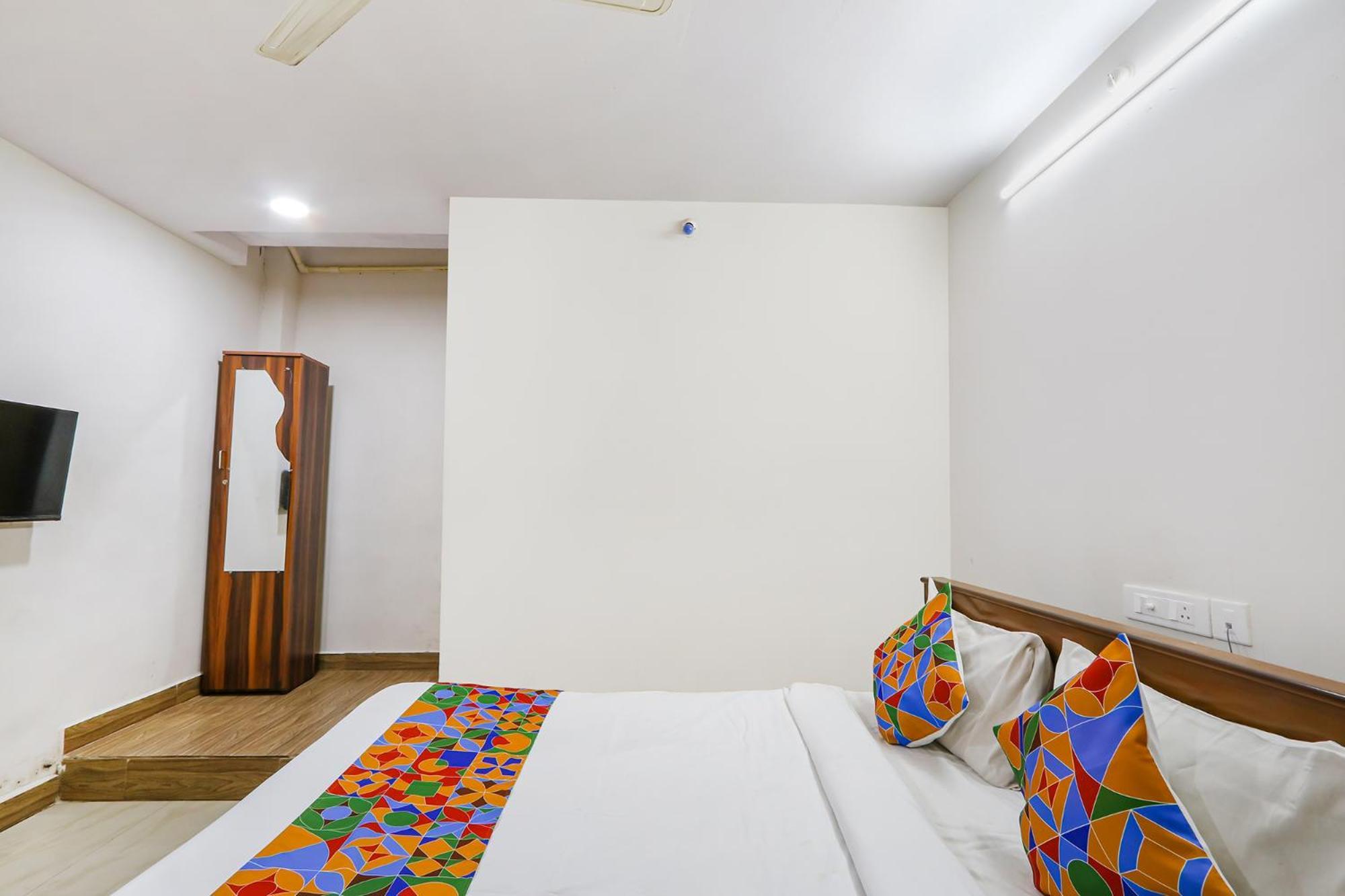 Fabexpress Korner Inn - Sivaji Park Visákhapatnam Kültér fotó