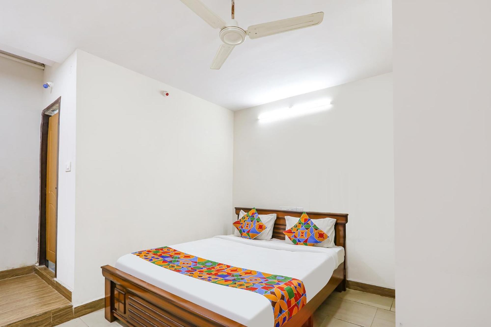 Fabexpress Korner Inn - Sivaji Park Visákhapatnam Kültér fotó